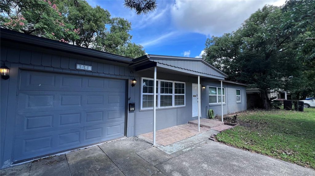 Photo of 2421 Laura Place, Orlando, FL 32803 (MLS # O6377930)