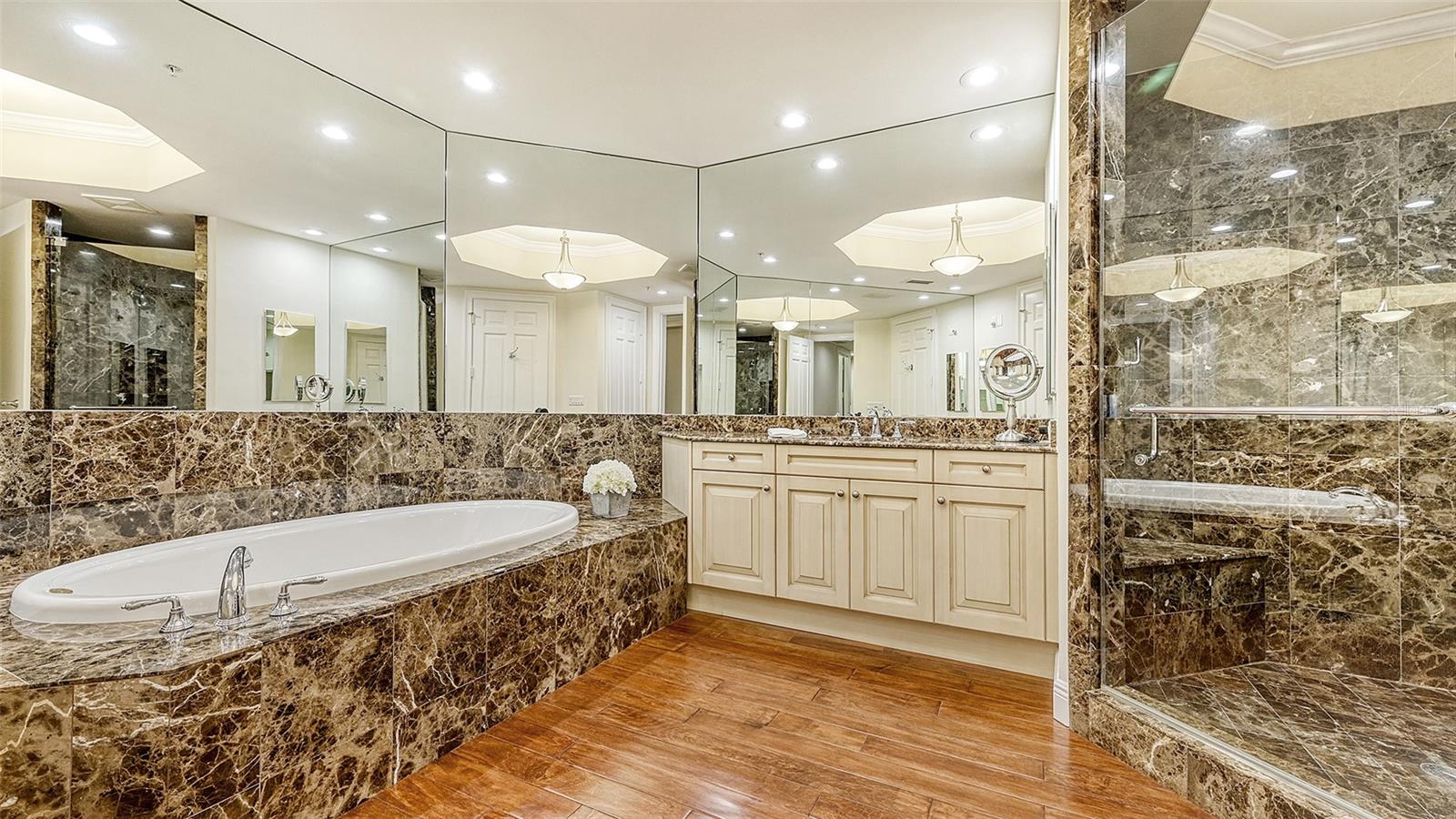 THE BEACH RESIDENCES - Residential