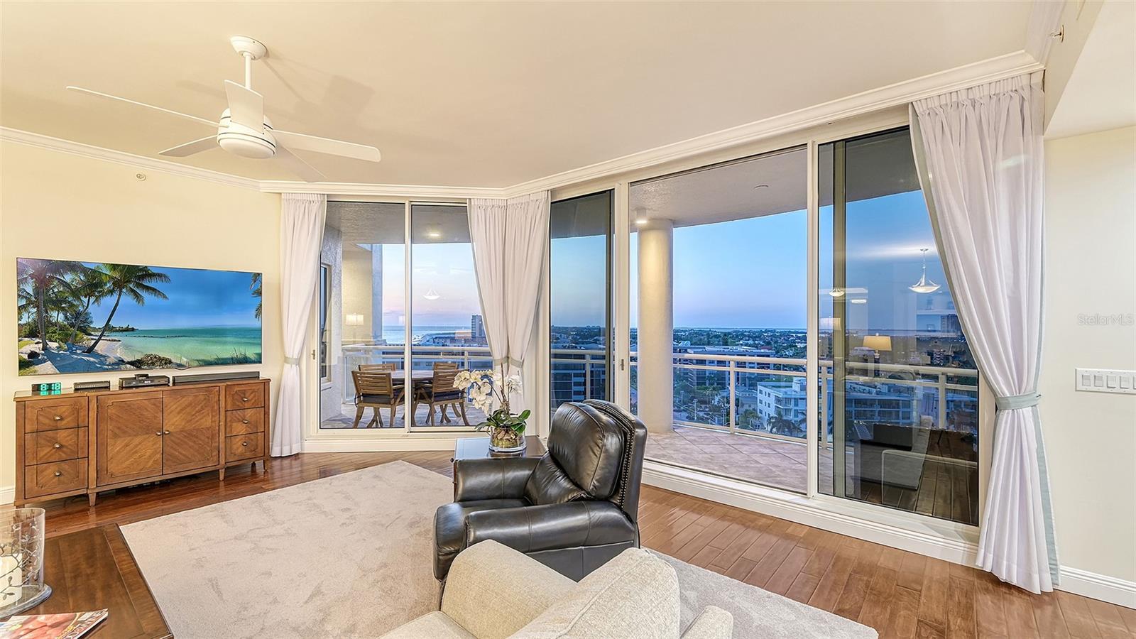 THE BEACH RESIDENCES - Residential