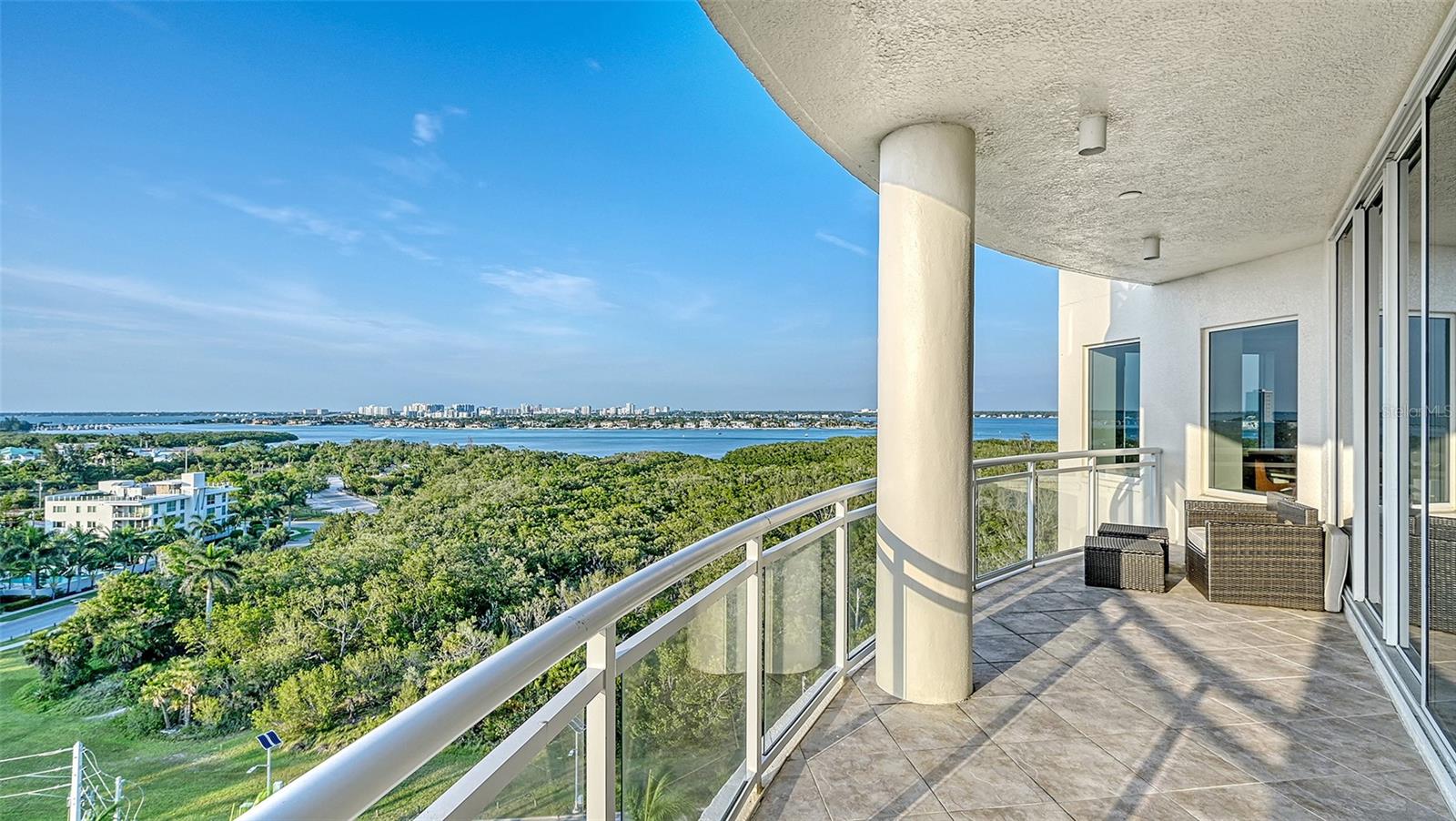 THE BEACH RESIDENCES - Residential