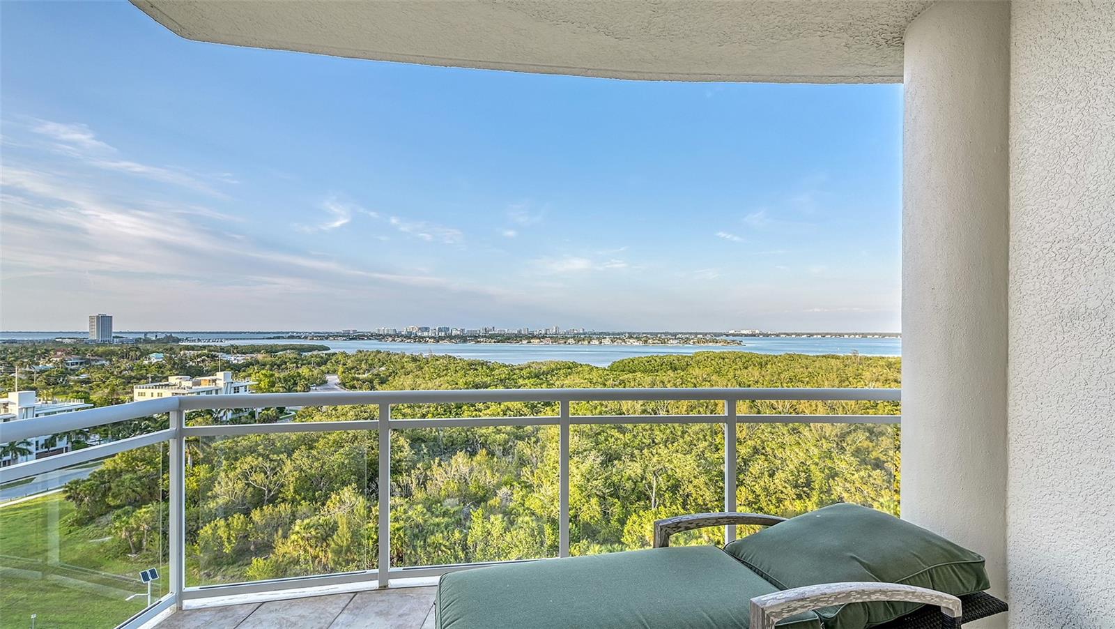 THE BEACH RESIDENCES - Residential