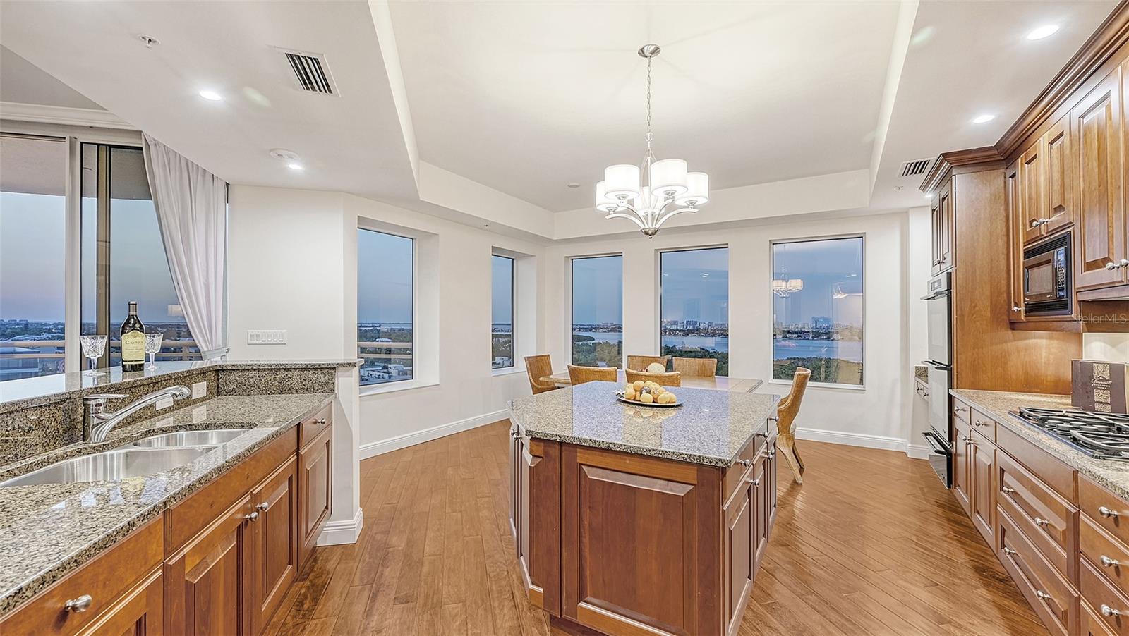 THE BEACH RESIDENCES - Residential