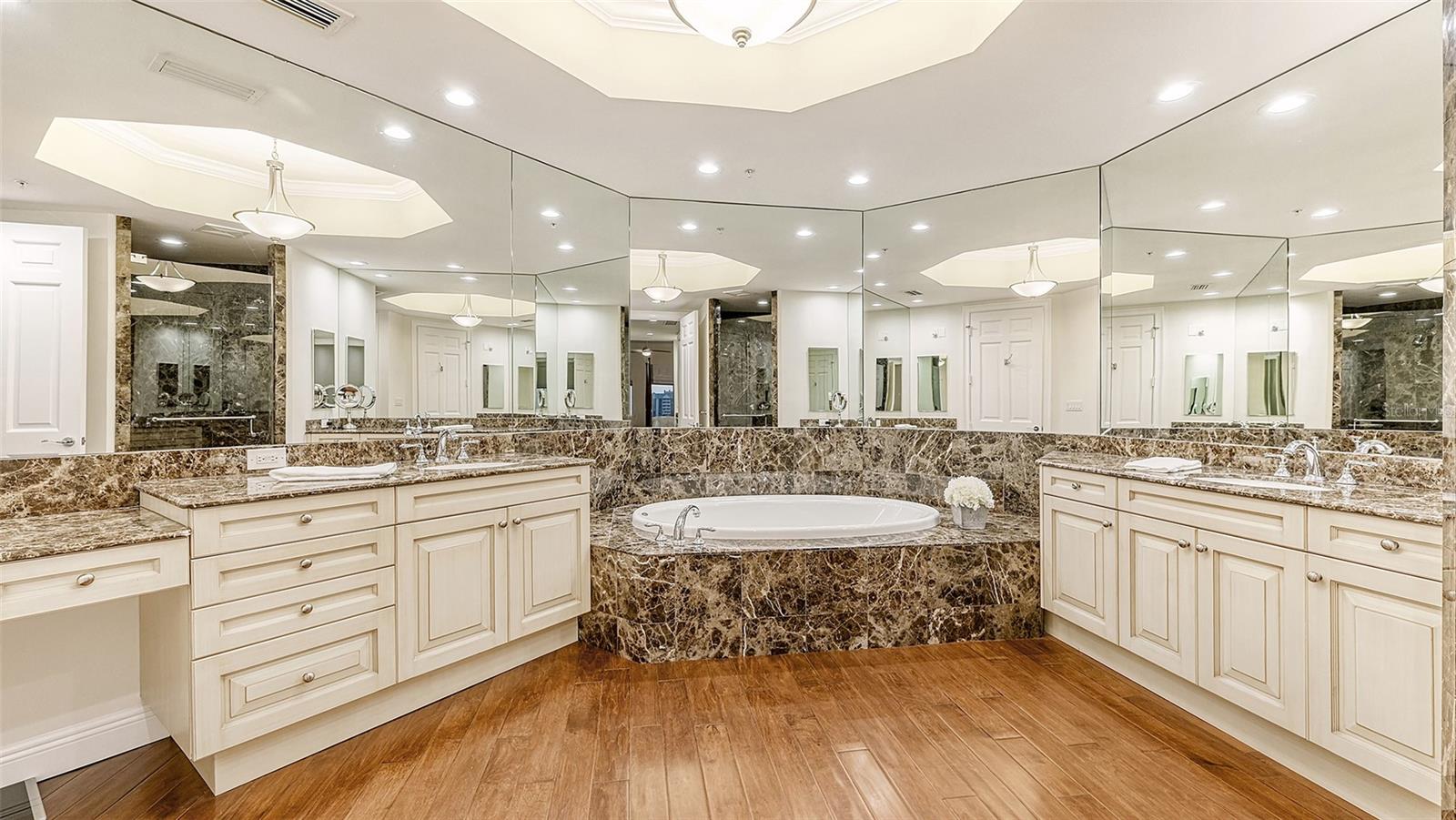 THE BEACH RESIDENCES - Residential