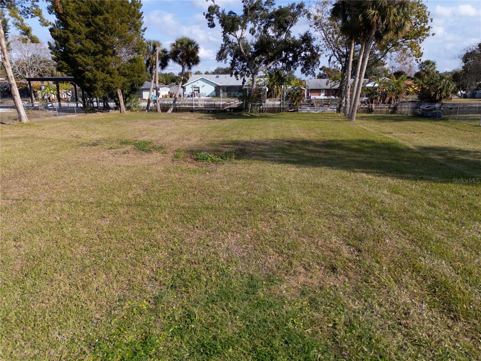 INDIAN WATERS - Land