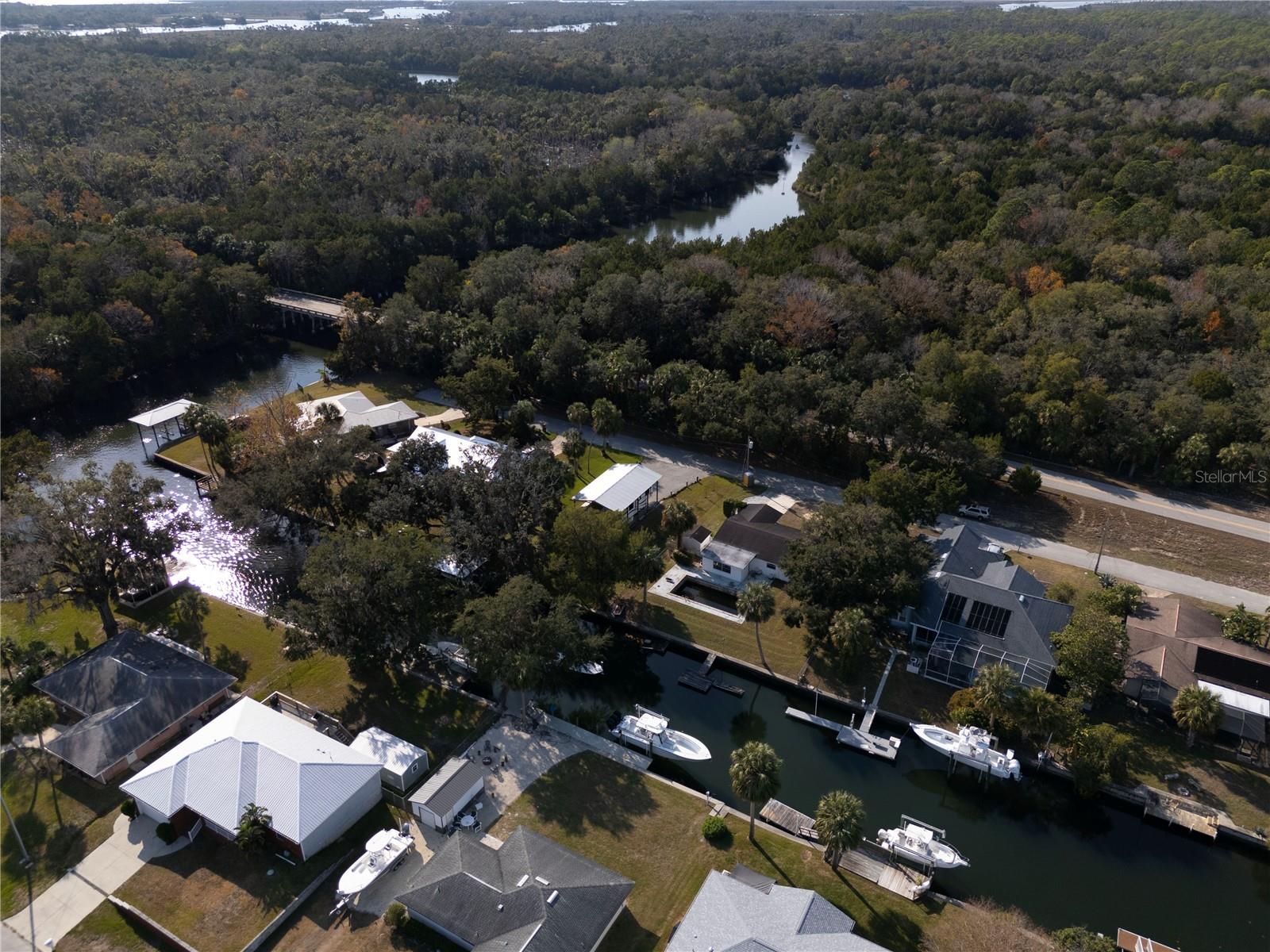 INDIAN WATERS - Land