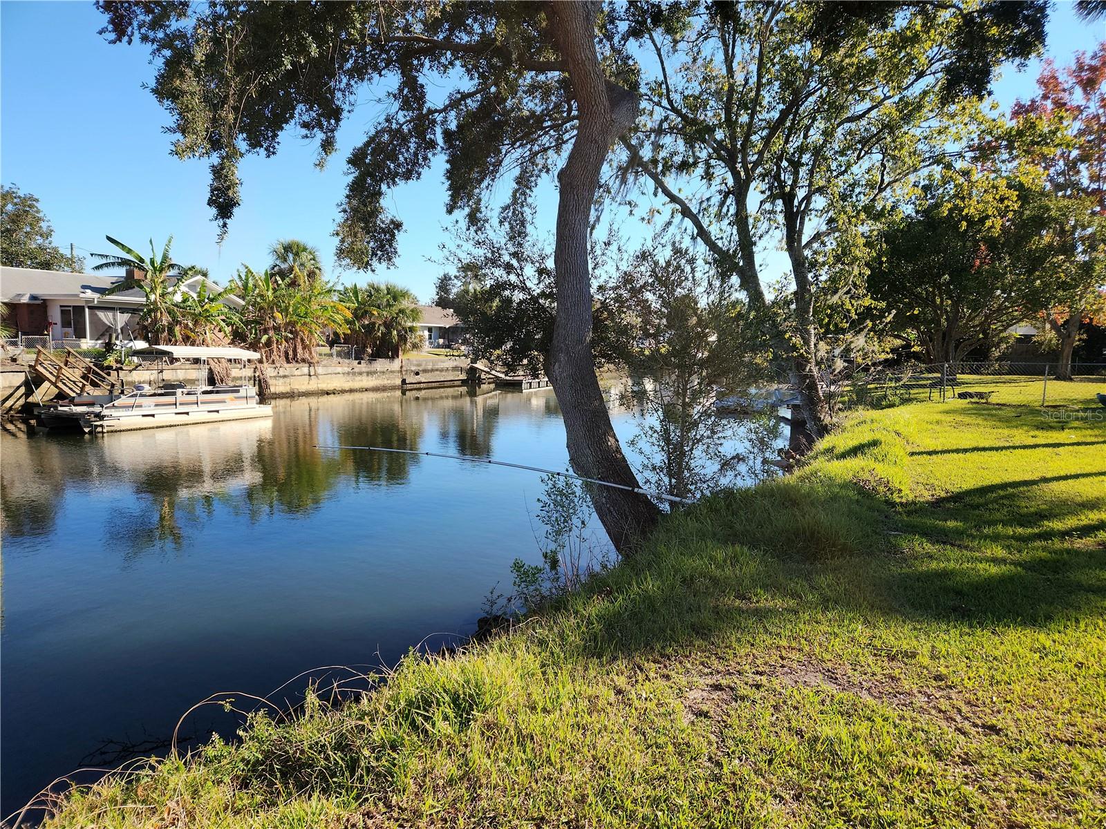 INDIAN WATERS - Land