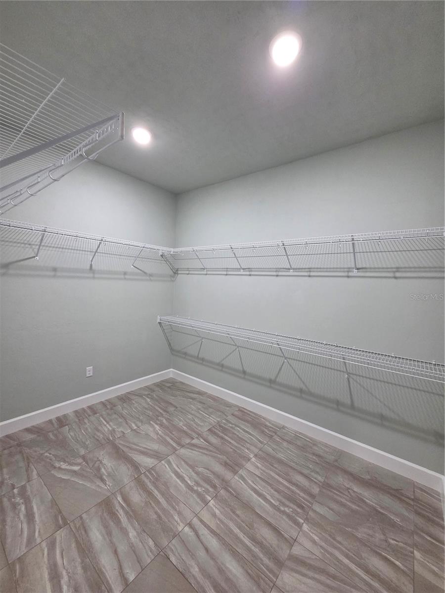 COUNTRYWAY OF NEWBERRY PH IV PB 37 PG 78 - Residential