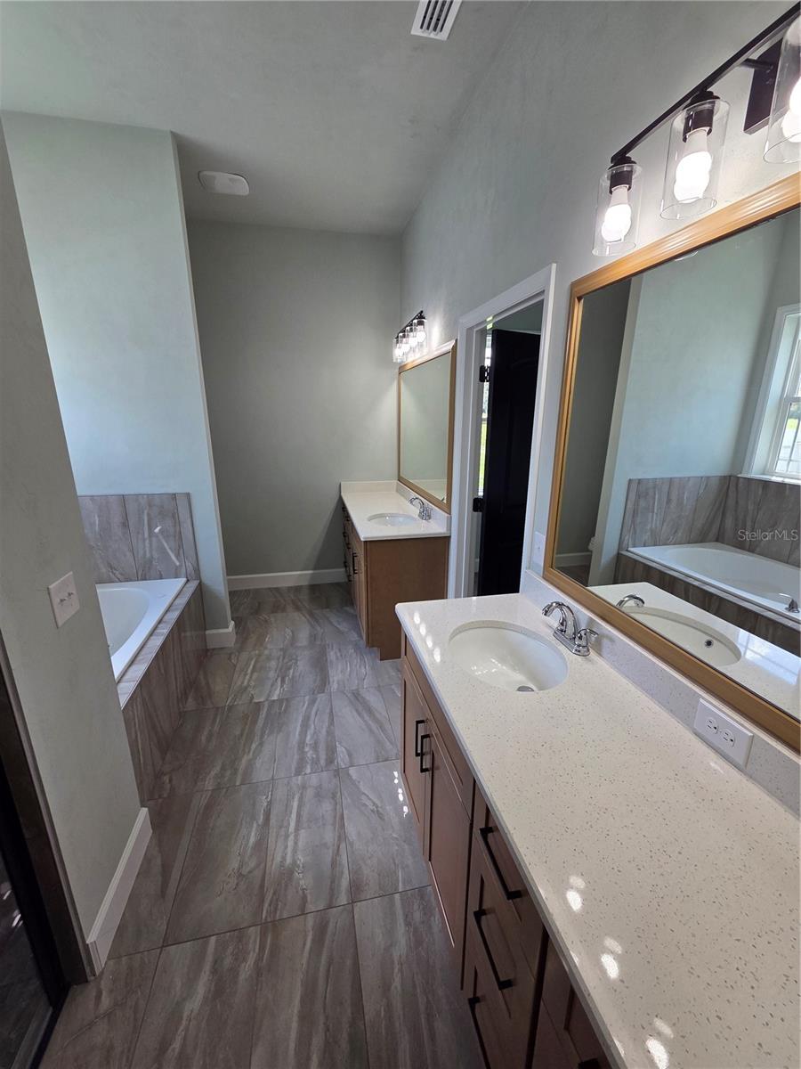 COUNTRYWAY OF NEWBERRY PH IV PB 37 PG 78 - Residential