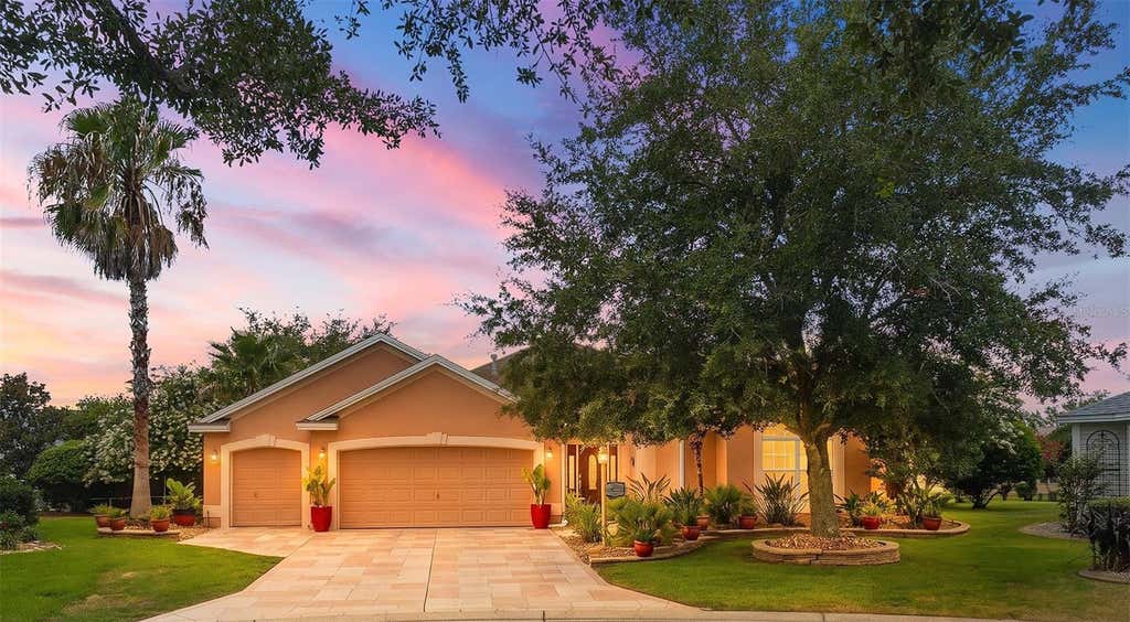 Photo of 2252 Central Street, The Villages, FL 32162 (MLS # G5114429)