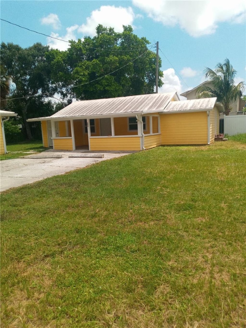Photo of 805 22nd Avenue W, Bradenton, FL 34205 (MLS # A4665946)