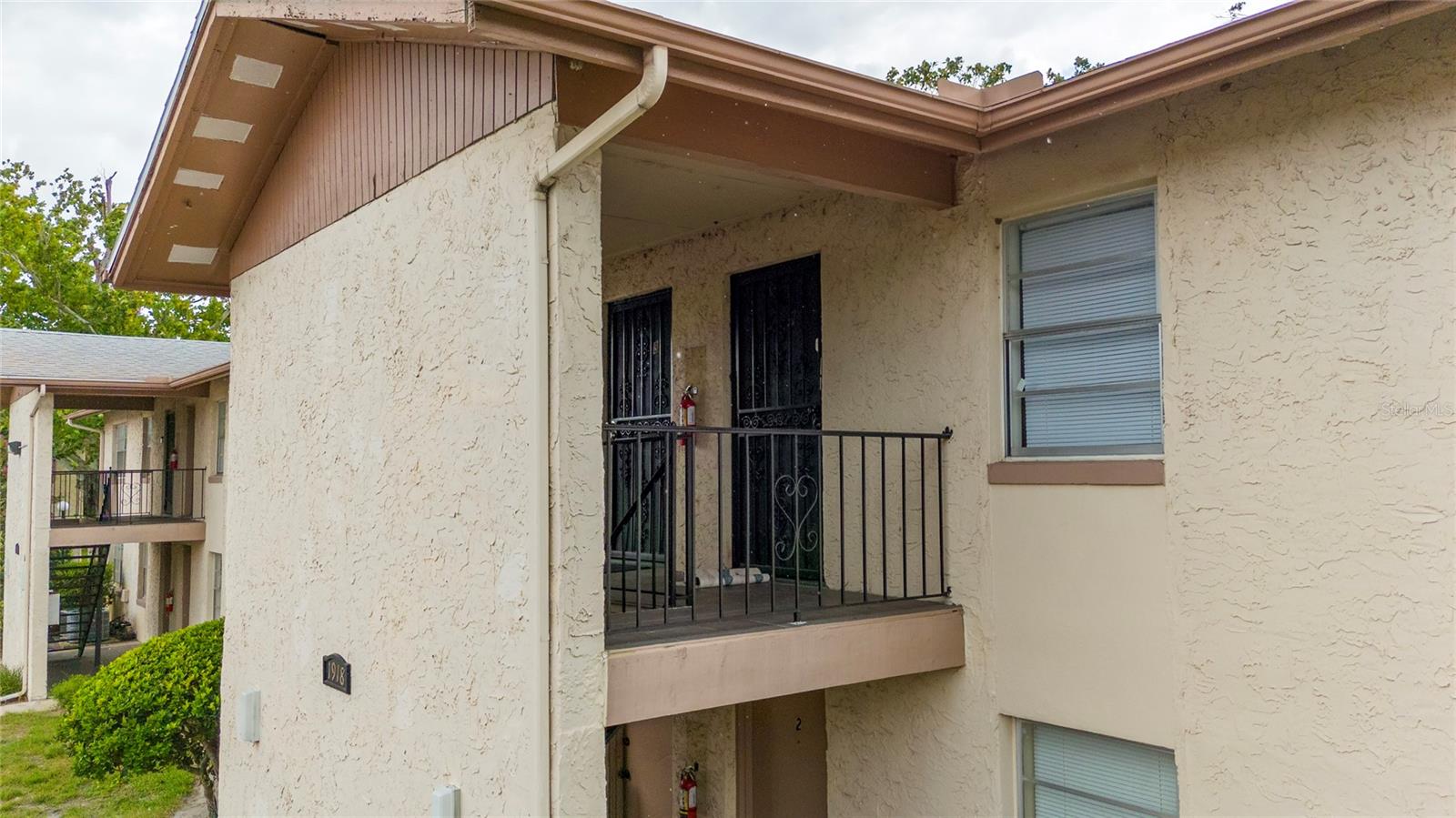 Excellent investment opportunity! Beautiful 1-bedroom, 1-bath condo in the well-located Commodore Place community. Just minutes from Mall at Millenia, Universal Studios, and Downtown Orlando, with quick access to I-4. This second-floor unit features ceramic tile throughout, a spacious living and dining area with cathedral ceilings, and a private balcony. Gated community with pool and assigned parking. Tenant in place property is producing rental income from day one. Perfect for investors or future owner-occupants!