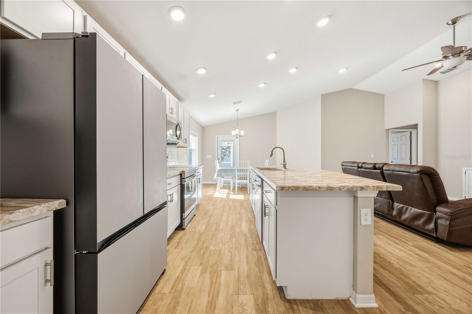 ENCLAVE/LK MYRTLE - Residential