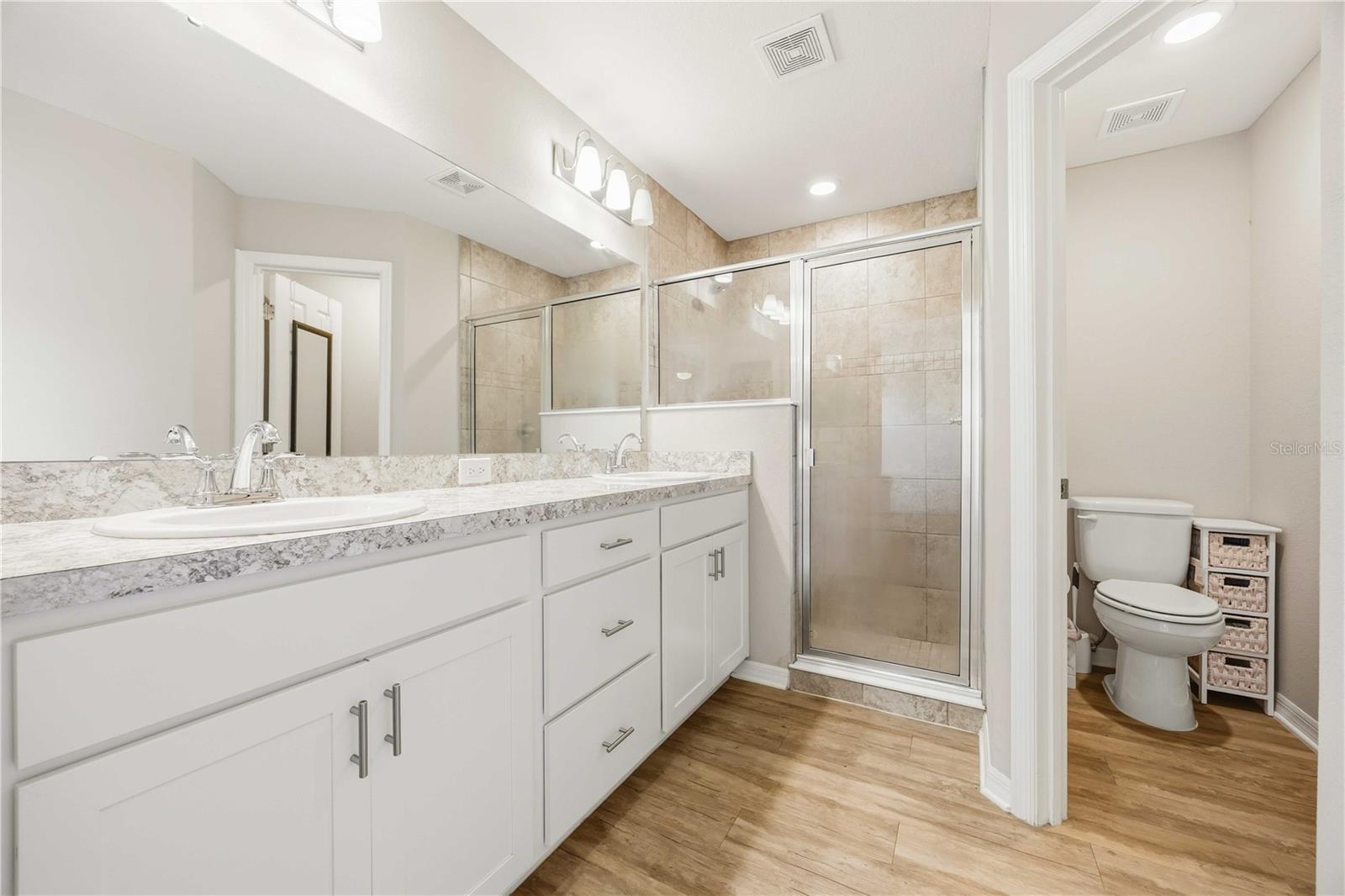 ENCLAVE/LK MYRTLE - Residential