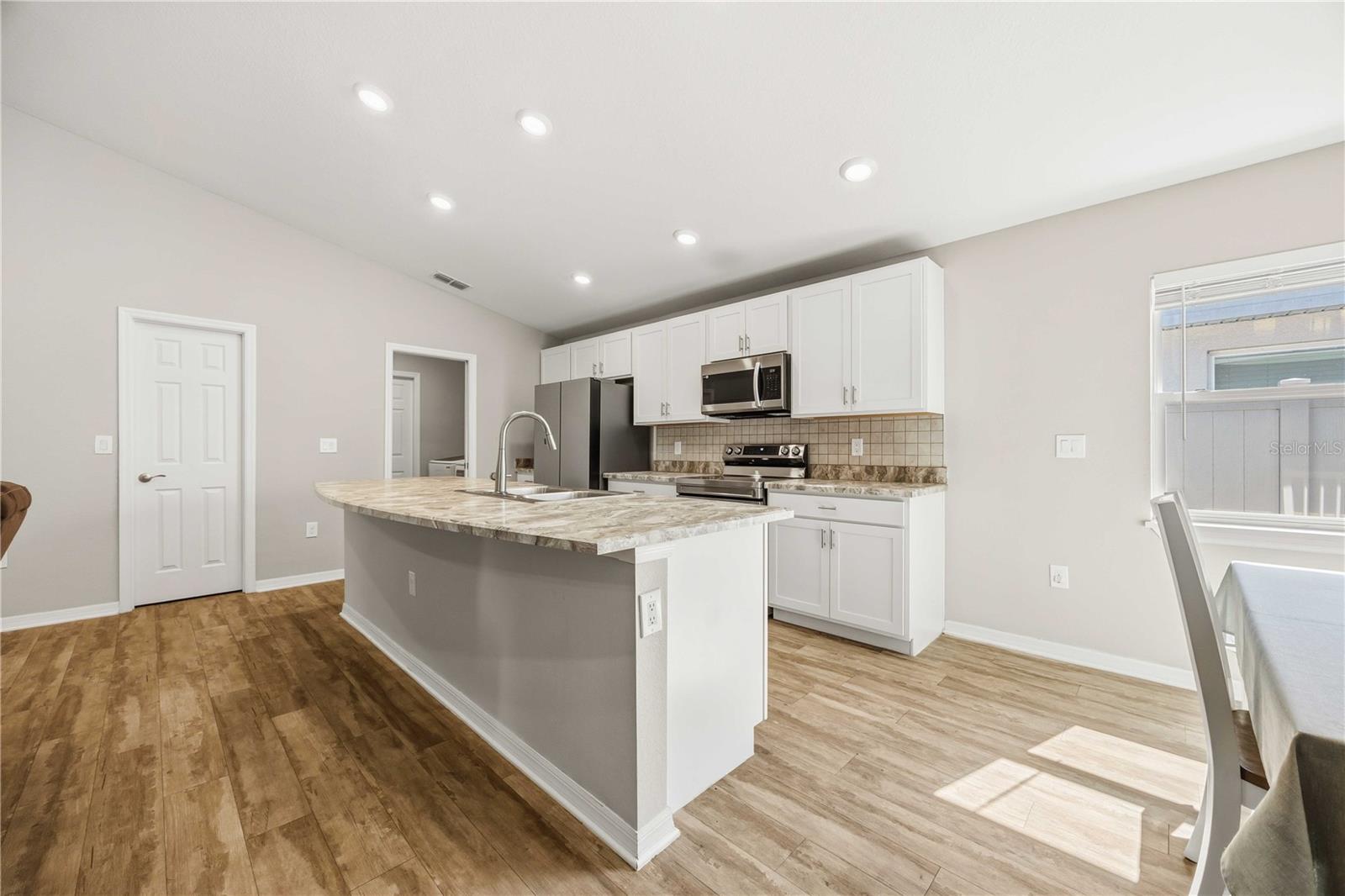 ENCLAVE/LK MYRTLE - Residential