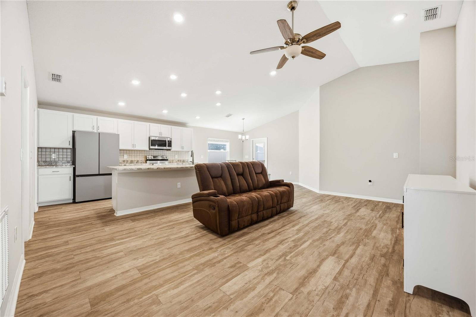 ENCLAVE/LK MYRTLE - Residential