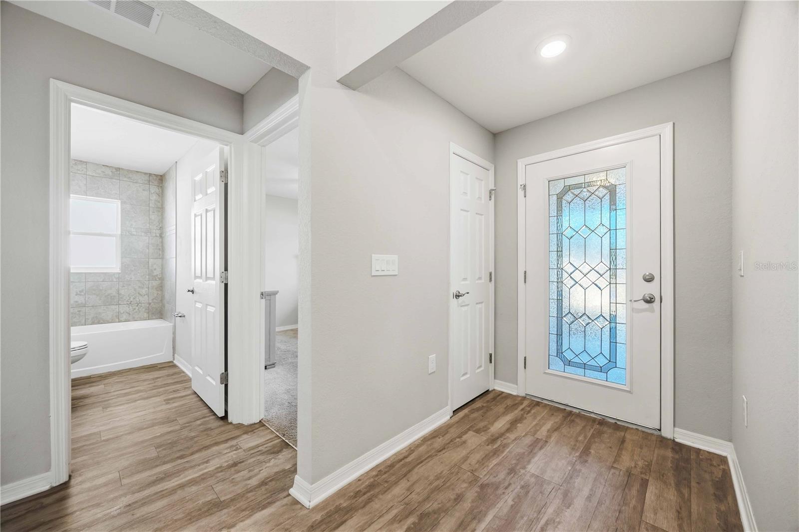 ENCLAVE/LK MYRTLE - Residential