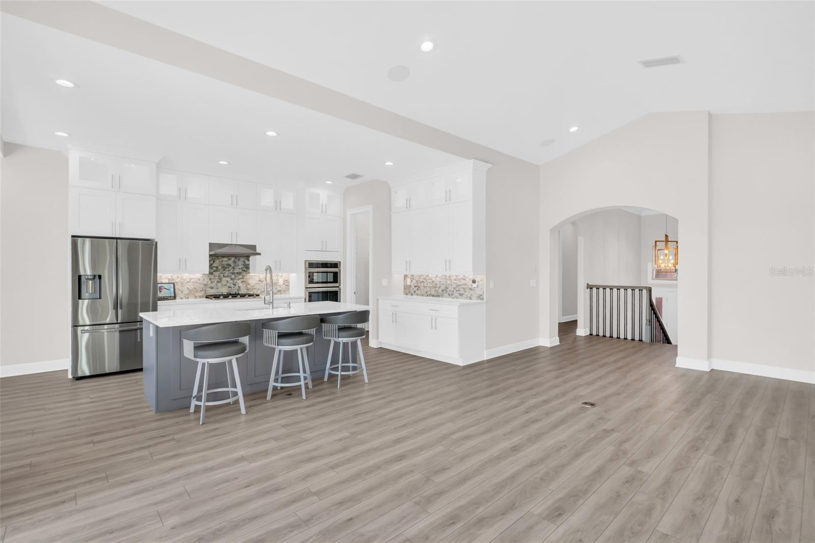 11 FRANKLIN COURT S C