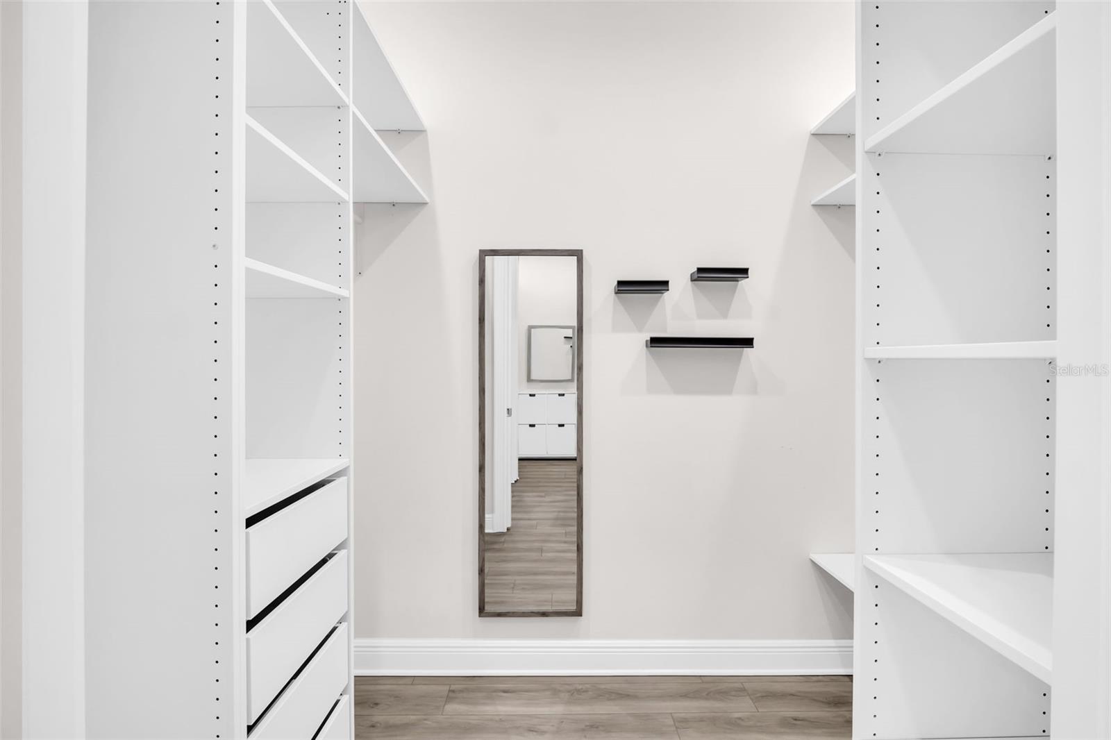 MARINA BAY GARDEN VILLAS PH 2 - Residential