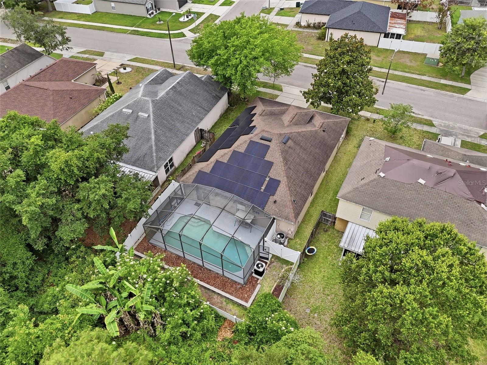 CORNER LAKE PH 01 49 49 - Residential