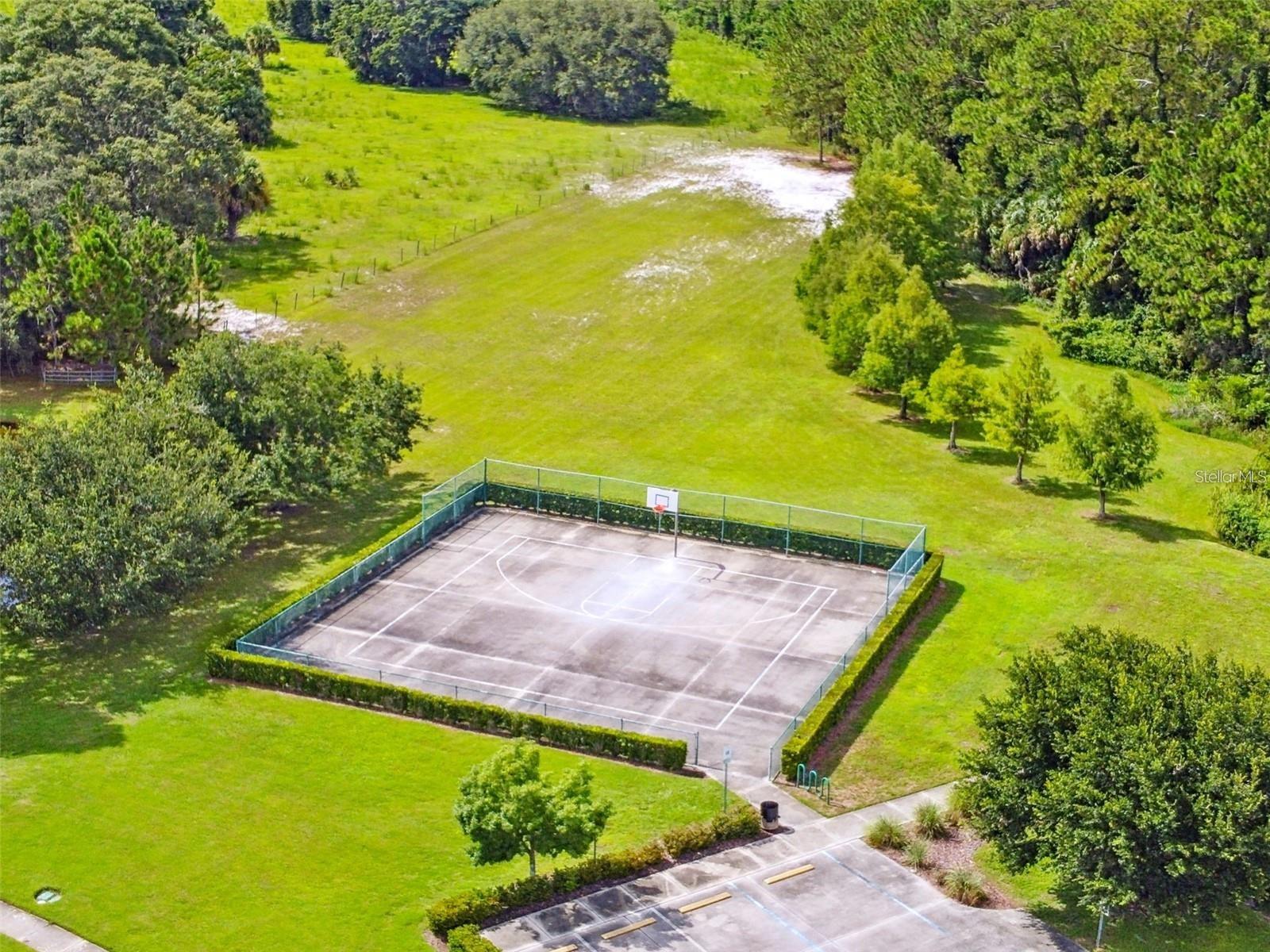 CORNER LAKE PH 01 49 49 - Residential