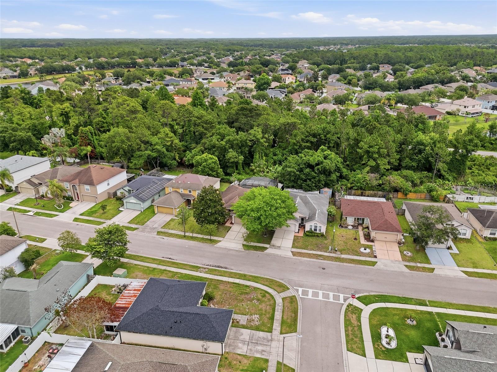 CORNER LAKE PH 01 49 49 - Residential