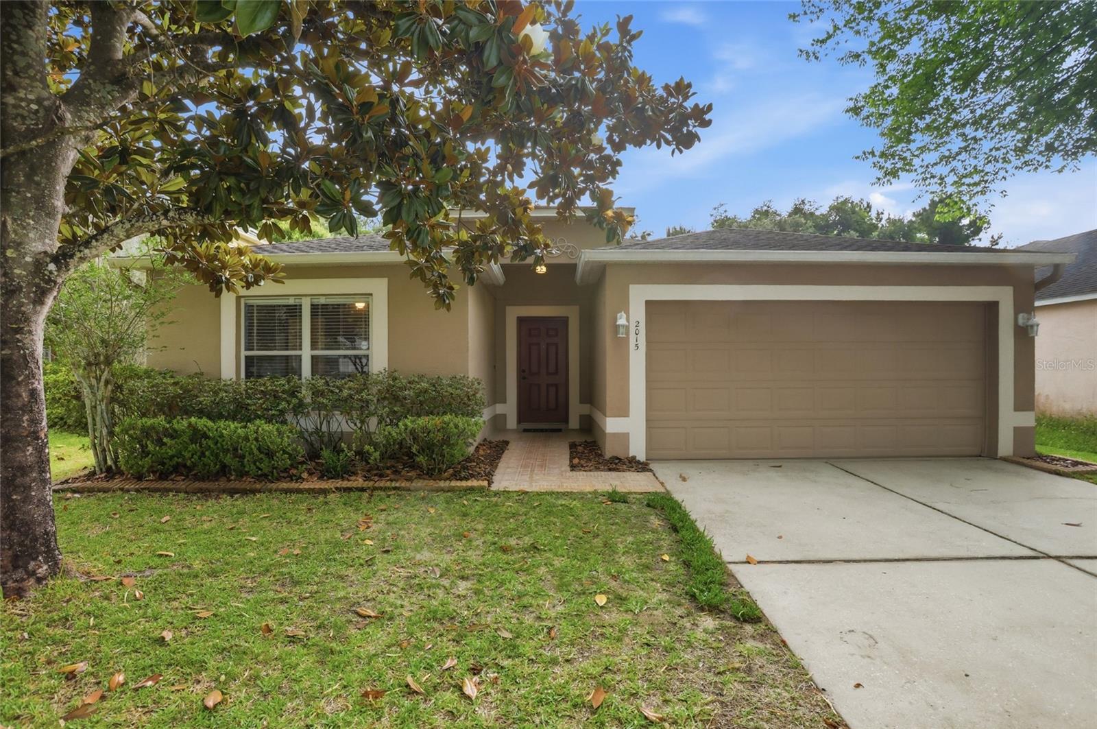 CORNER LAKE PH 01 49 49 - Residential