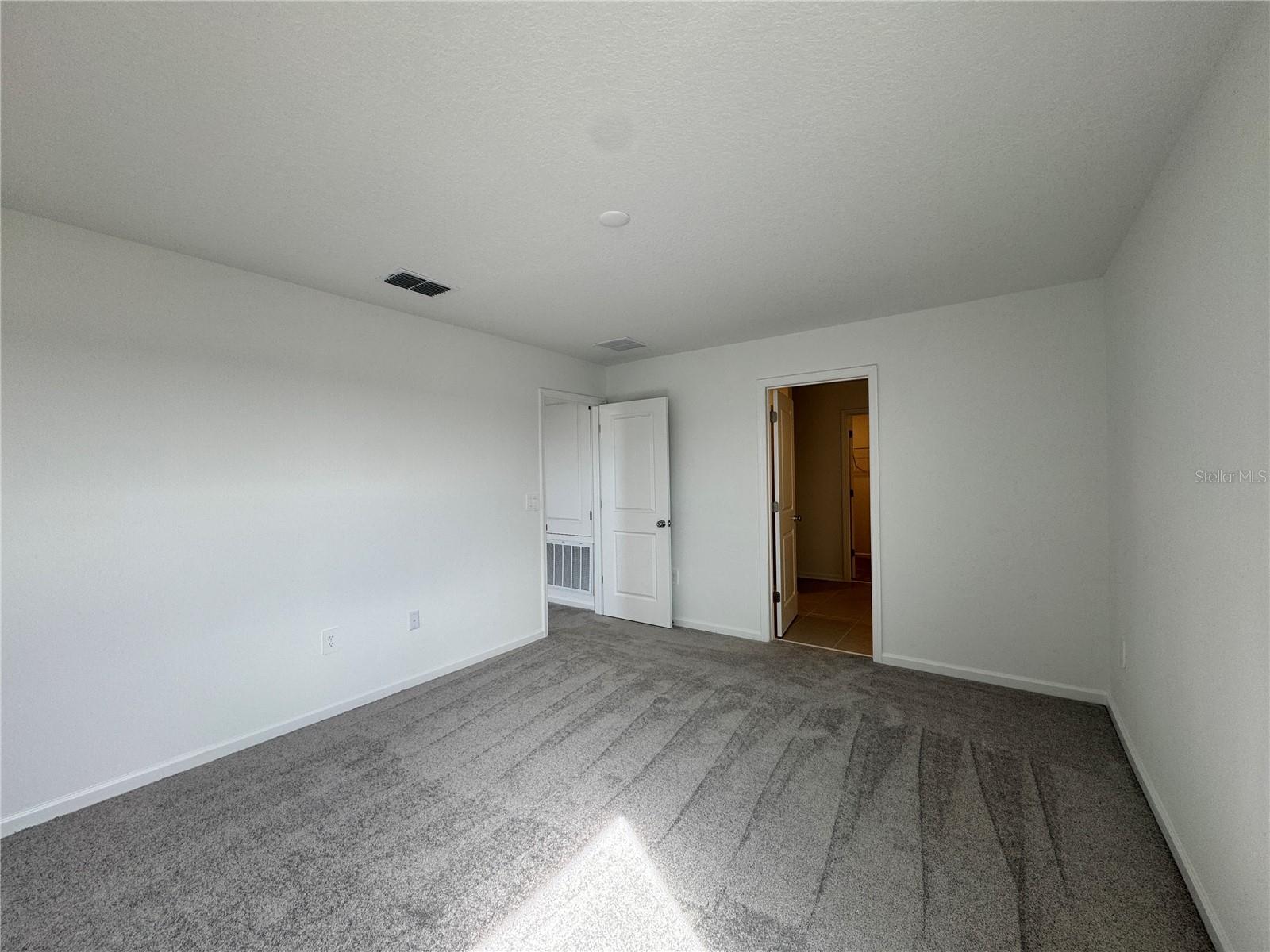 PEACE CREEK RESERVE 40'S - Residential Lease