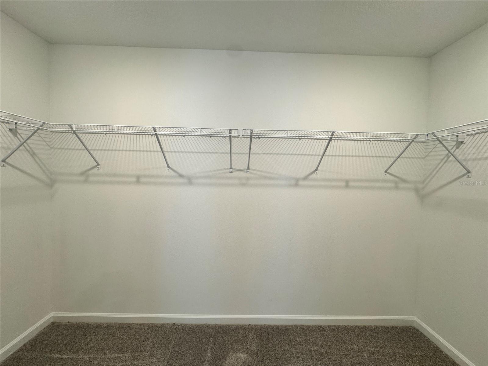 PEACE CREEK RESERVE 40'S - Residential Lease