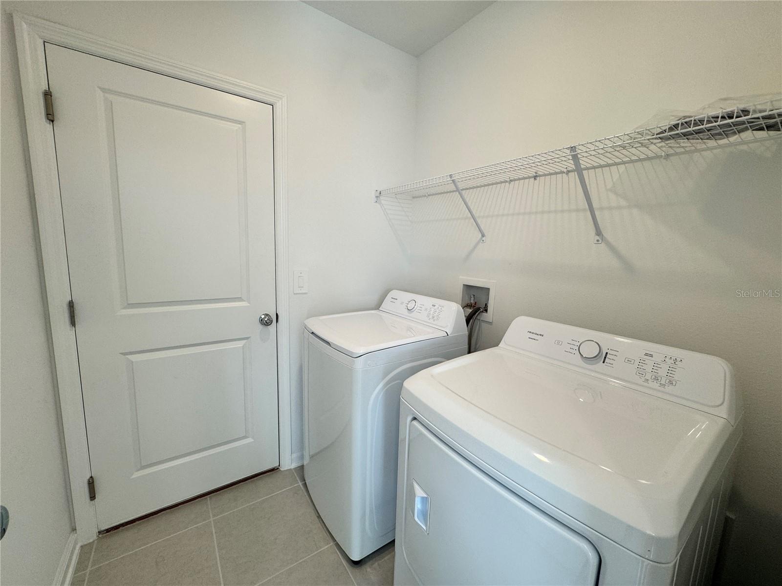 PEACE CREEK RESERVE 40'S - Residential Lease