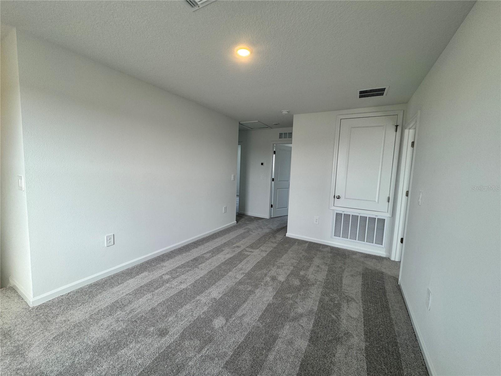 PEACE CREEK RESERVE 40'S - Residential Lease