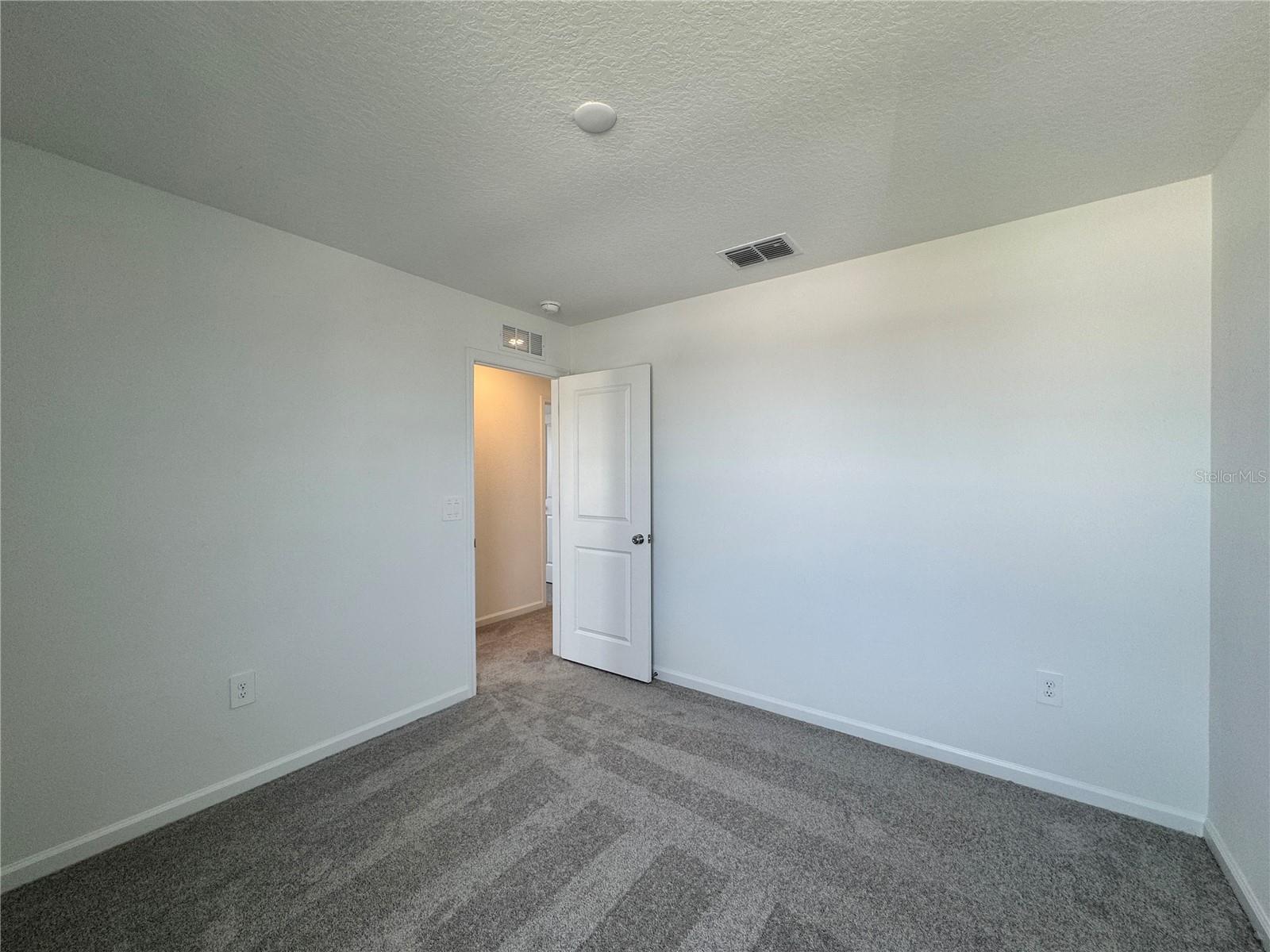 PEACE CREEK RESERVE 40'S - Residential Lease