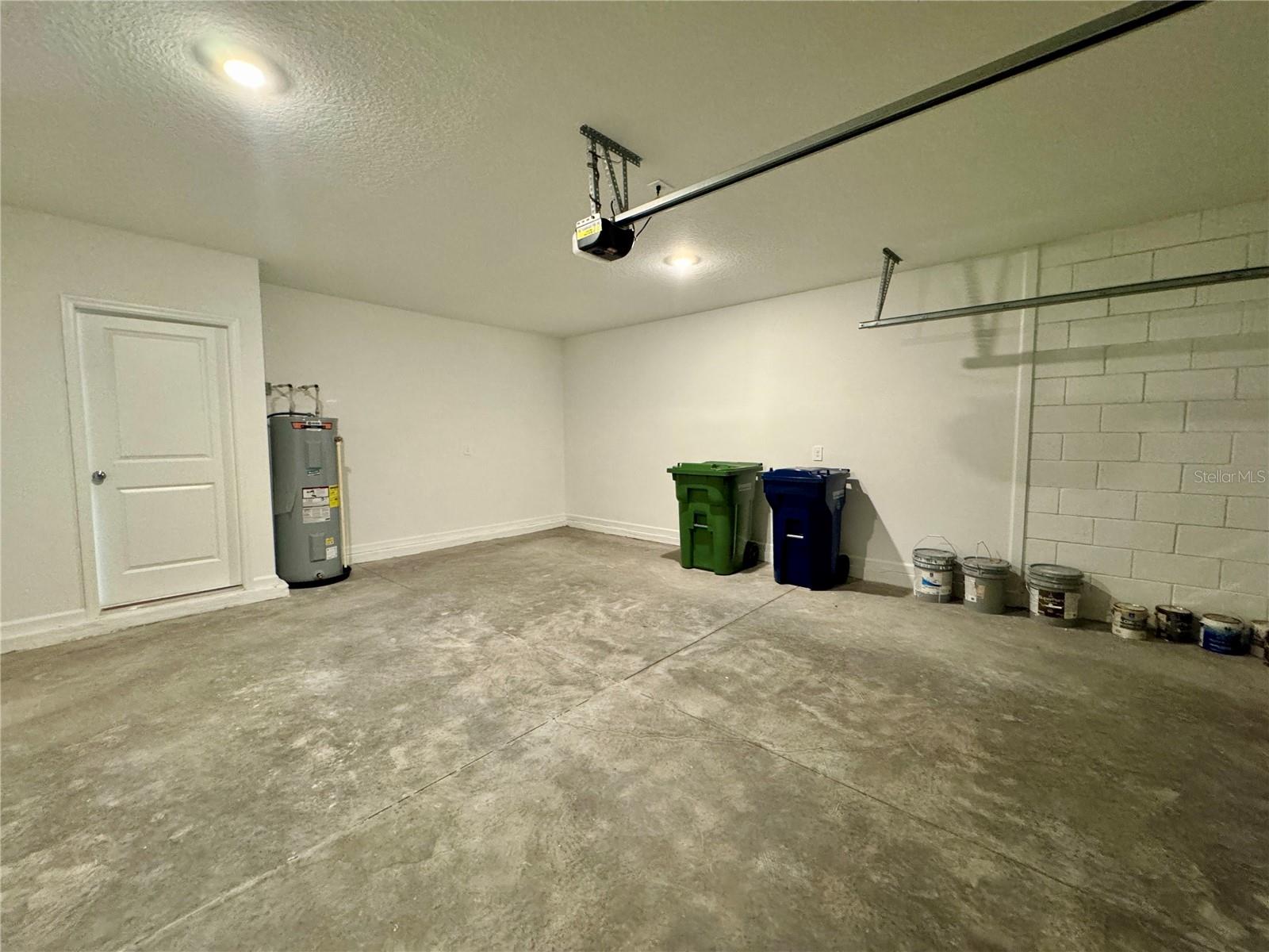 PEACE CREEK RESERVE 40'S - Residential Lease