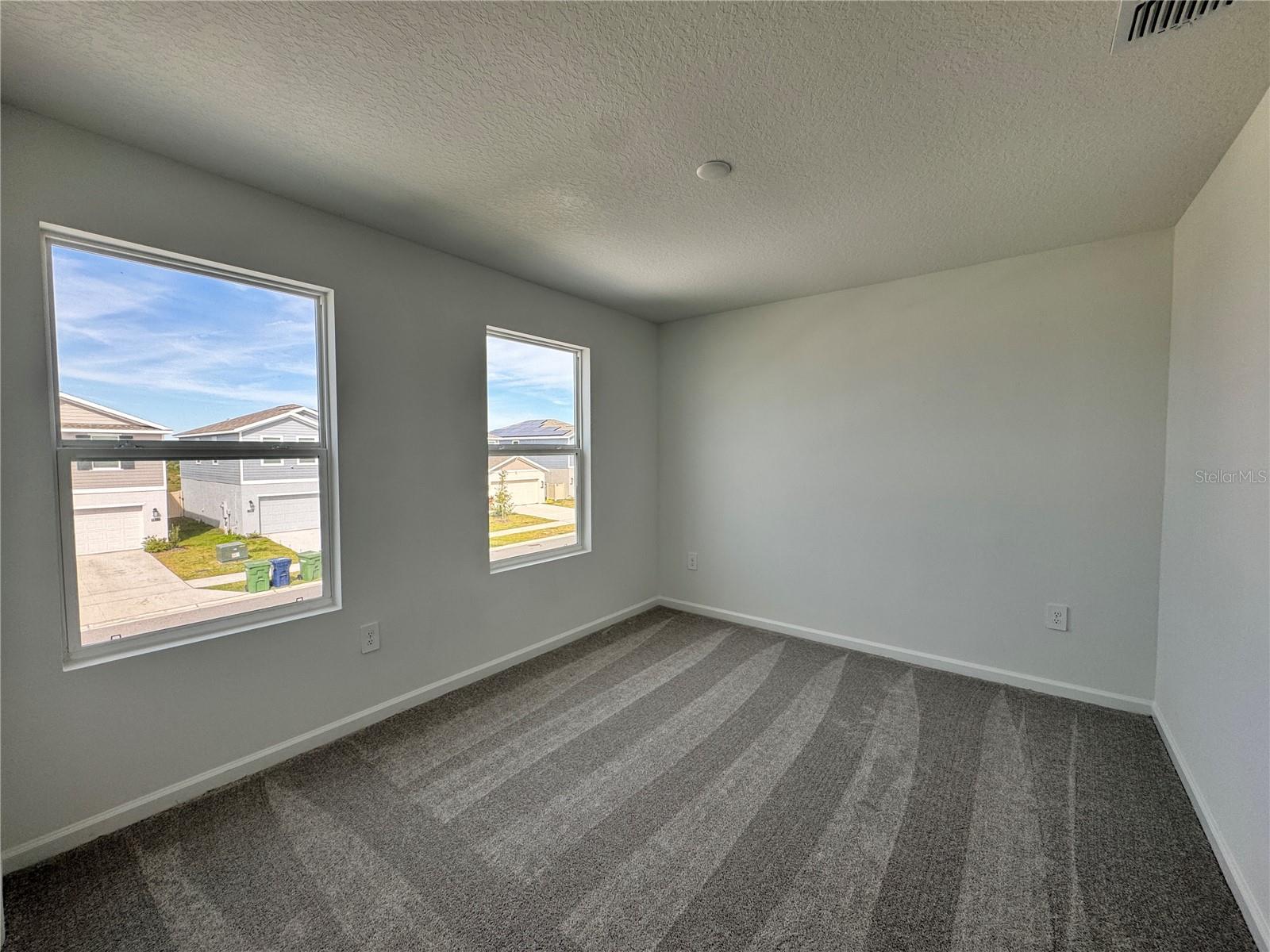 PEACE CREEK RESERVE 40'S - Residential Lease