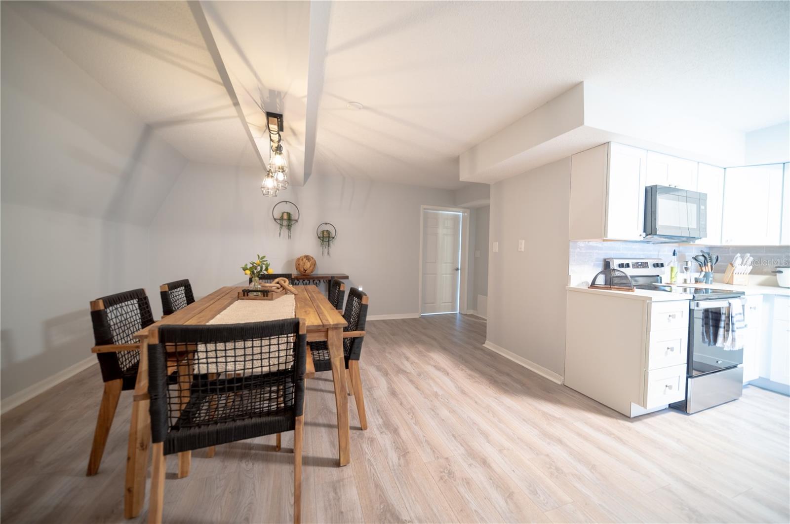 BAY POINT CORR OF - Residential