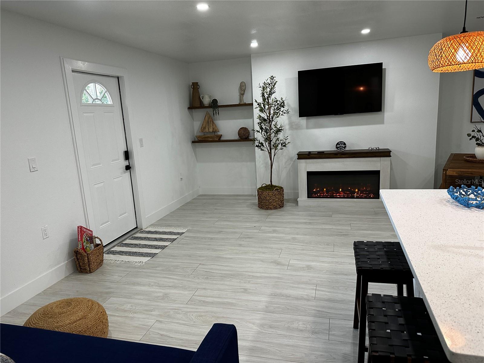 BAY POINT CORR OF - Residential