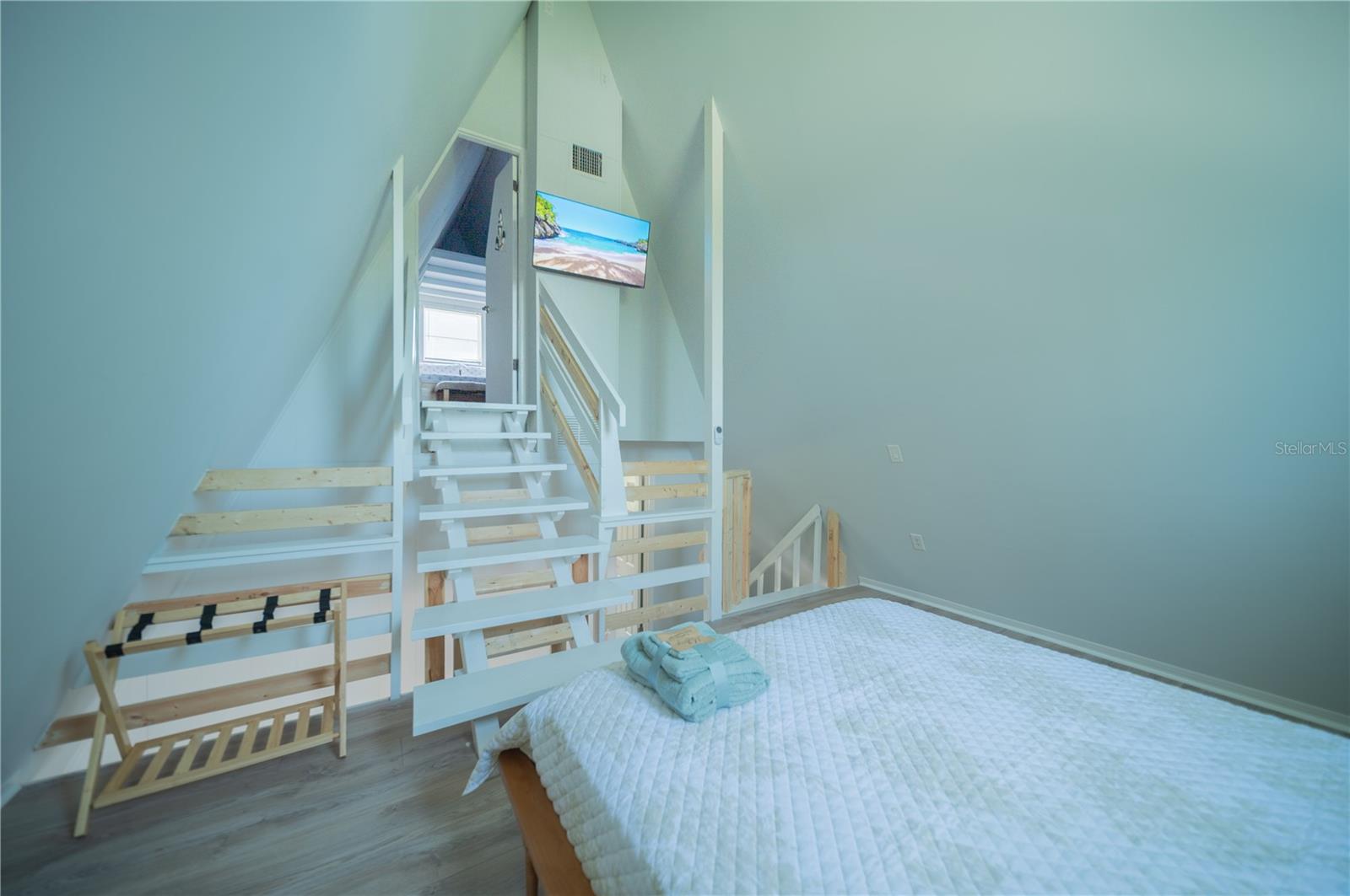 BAY POINT CORR OF - Residential