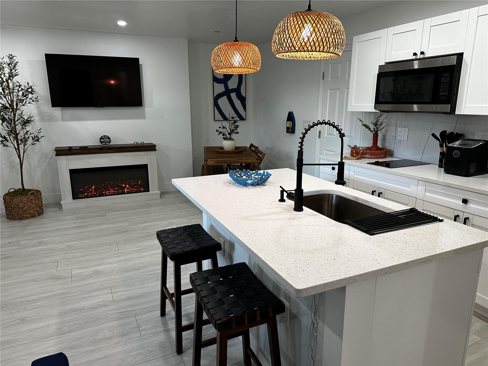 BAY POINT CORR OF - Residential