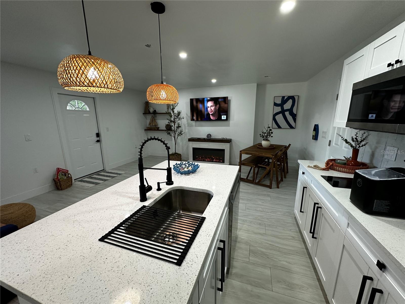 BAY POINT CORR OF - Residential