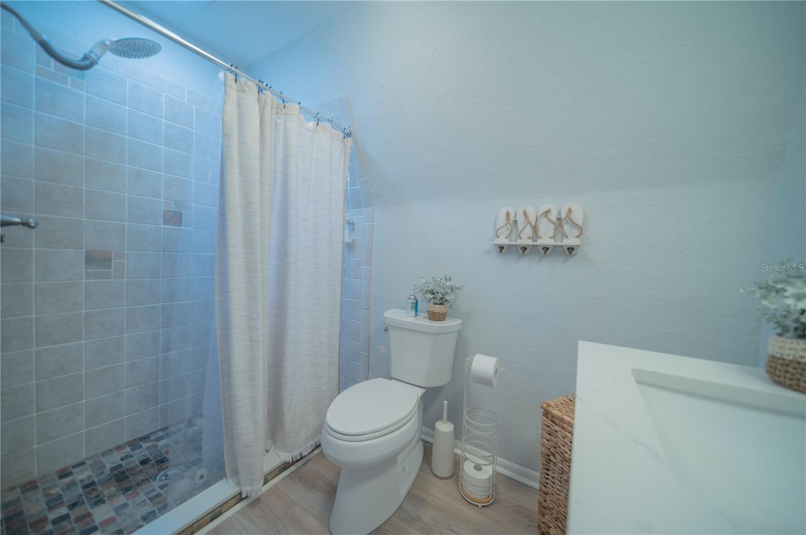 BAY POINT CORR OF - Residential