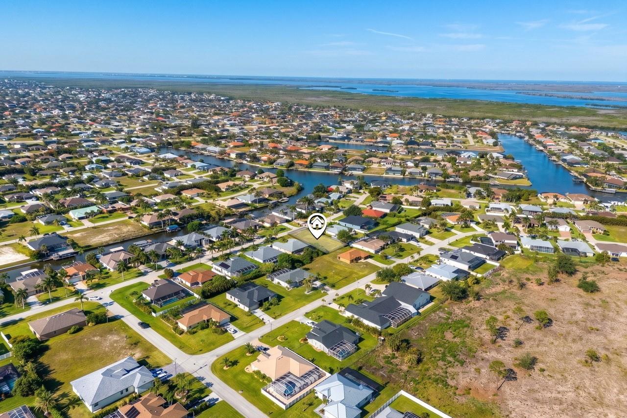 CAPE CORAL - Land