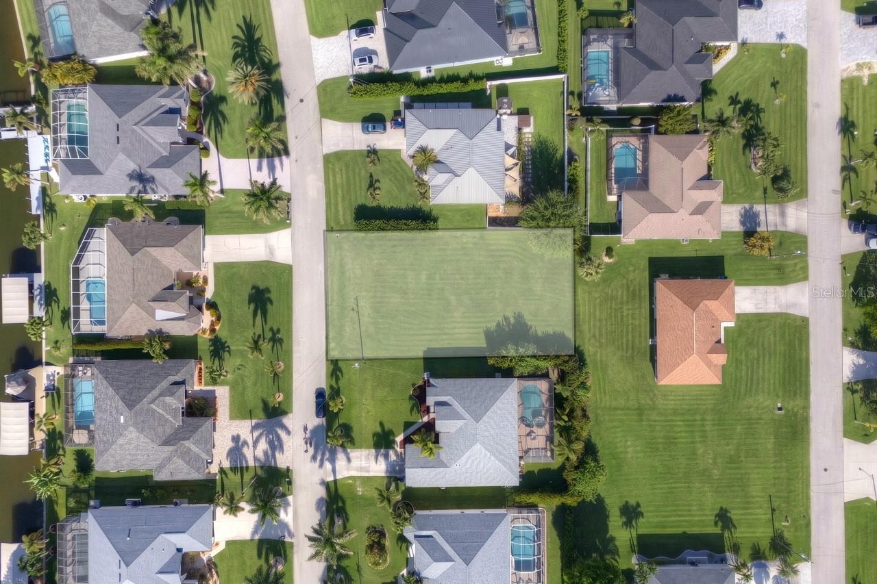 CAPE CORAL - Land