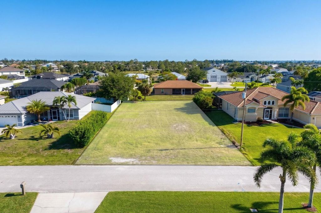 Photo of 2535 SW 30th Street, Cape Coral, FL 33914 (MLS # O6408484)