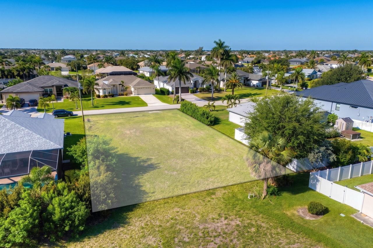CAPE CORAL - Land