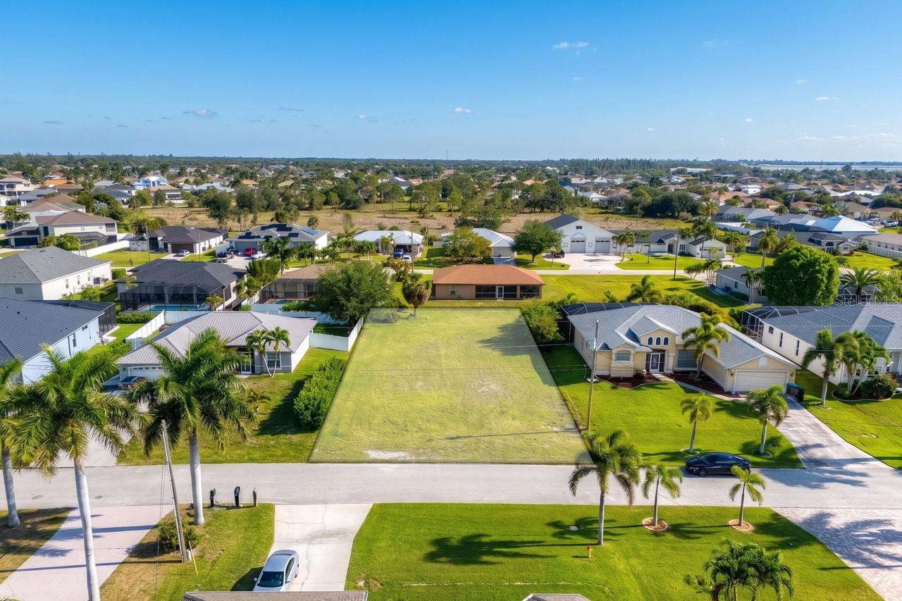 CAPE CORAL - Land