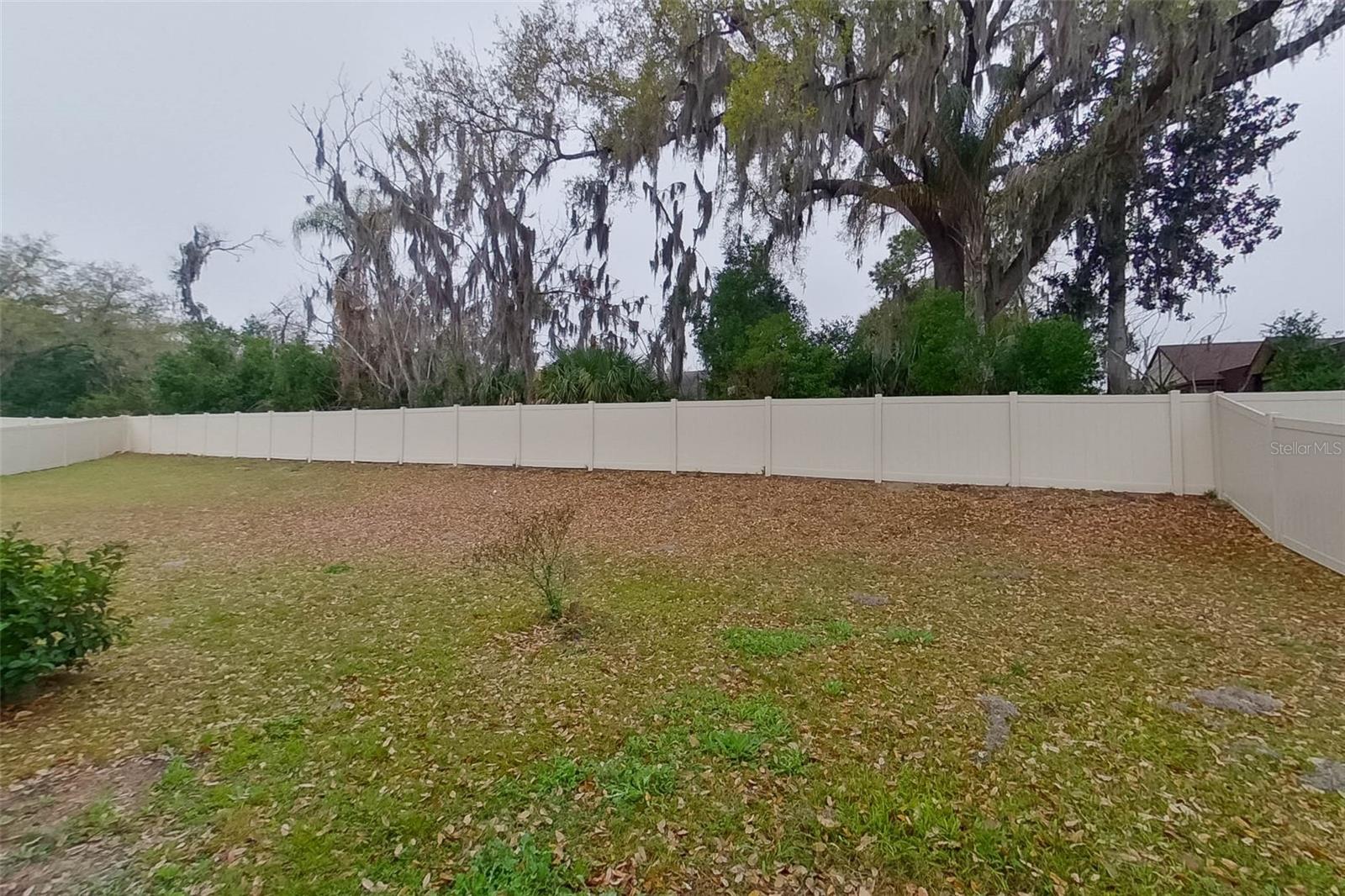 LAKE GRIFFIN RESERVE - Residential Lease