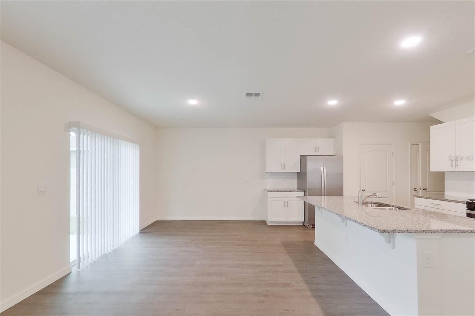 LAKE GRIFFIN RESERVE - Residential Lease