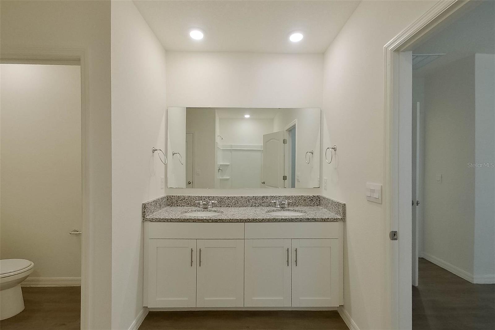 LAKE GRIFFIN RESERVE - Residential Lease