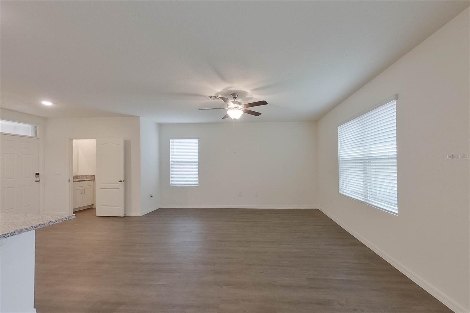 LAKE GRIFFIN RESERVE - Residential Lease