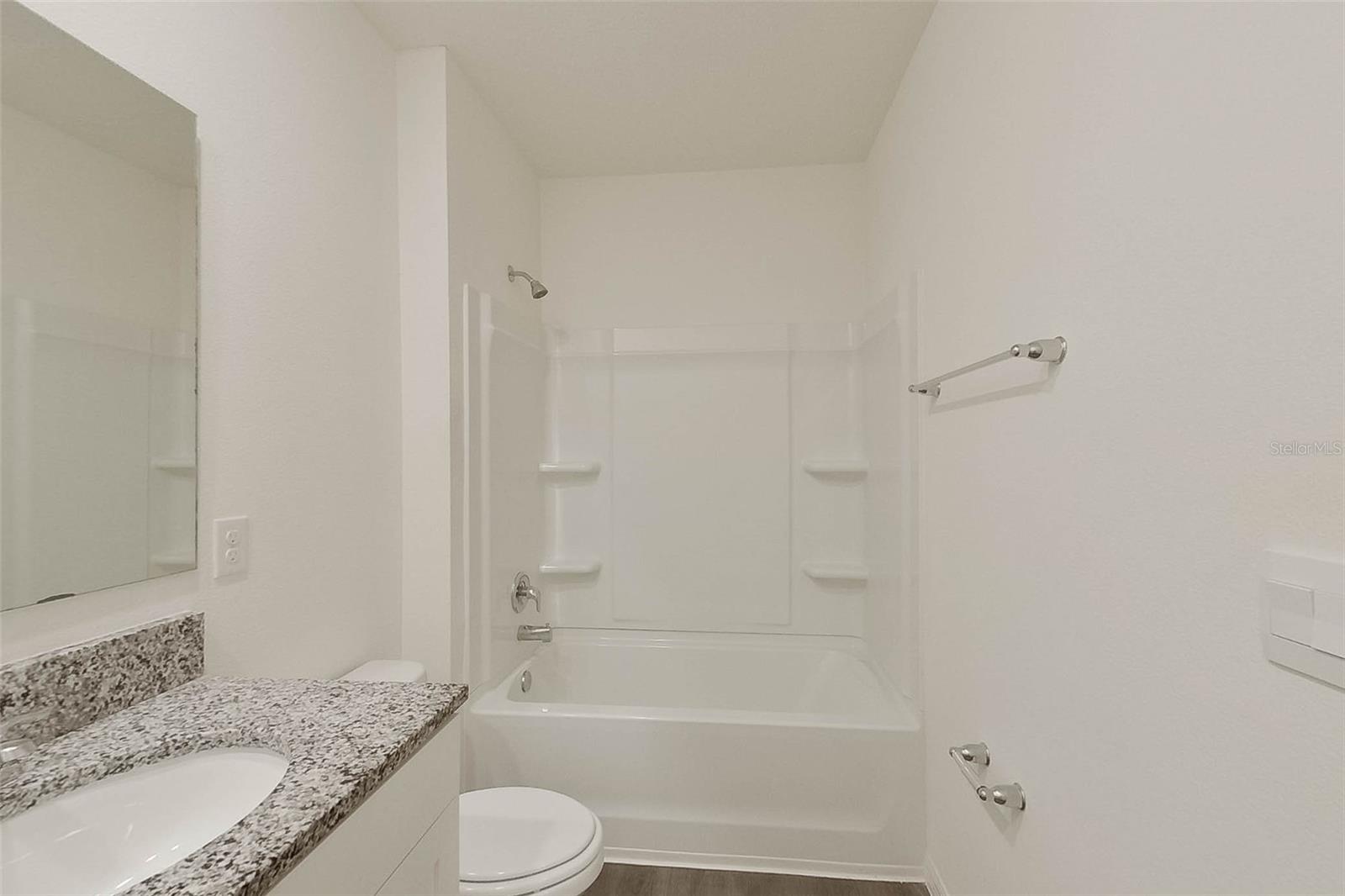 LAKE GRIFFIN RESERVE - Residential Lease