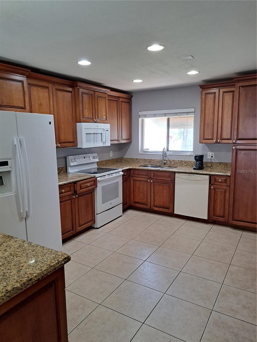 5005 LINDSAY COURT